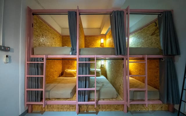 The Brownstone Hostel & Space - photo 2