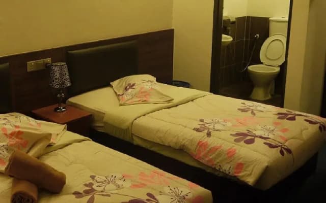 Camellia Budget Inn - photo 3