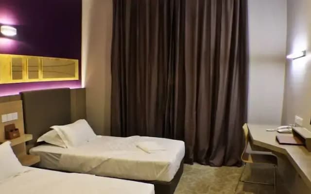 The Gem Hotel Beaufort - photo 2