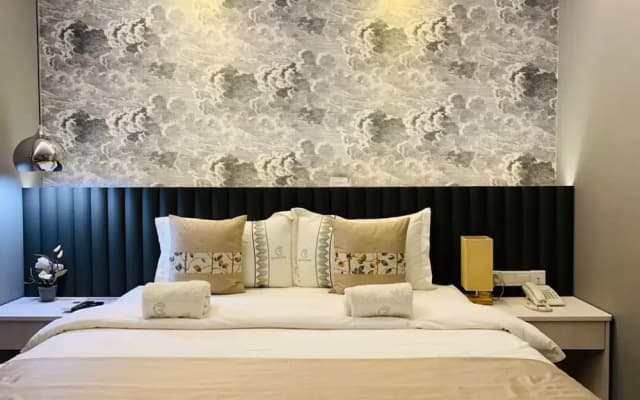 Red City Hotel - photo 4