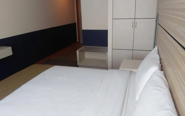 Grand Medallion Hotel - photo 4