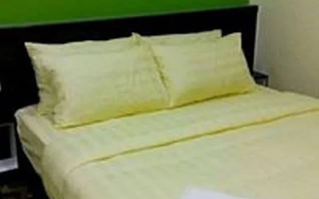 Ilyasa Hotel - photo 2