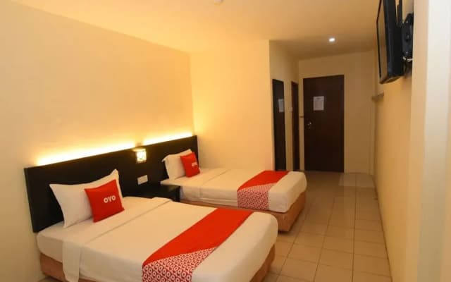 OYO 89627 Hotel Sarina - photo 4