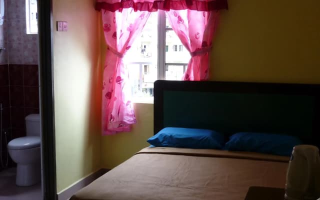 Ria Cameron Hotel - photo 2