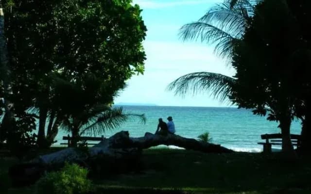 Survivor Lodge Pulau Tiga - photo 4