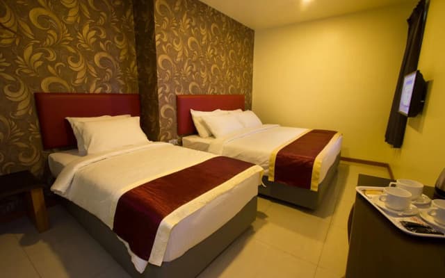 Prince 33 Hotel - photo 3