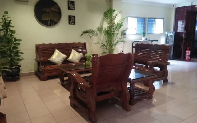 Lotus Inn Hotel - photo 2