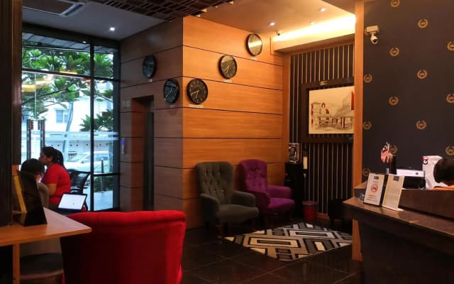 Vivids Hotel - photo 2