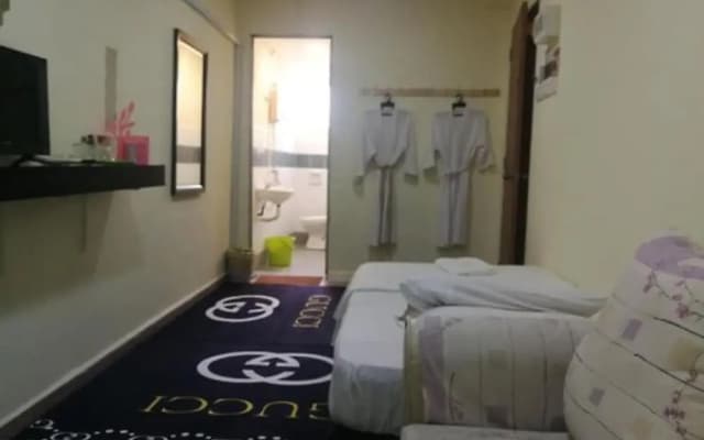Oyo 90762 Fs Dimensi Hotel - photo 4