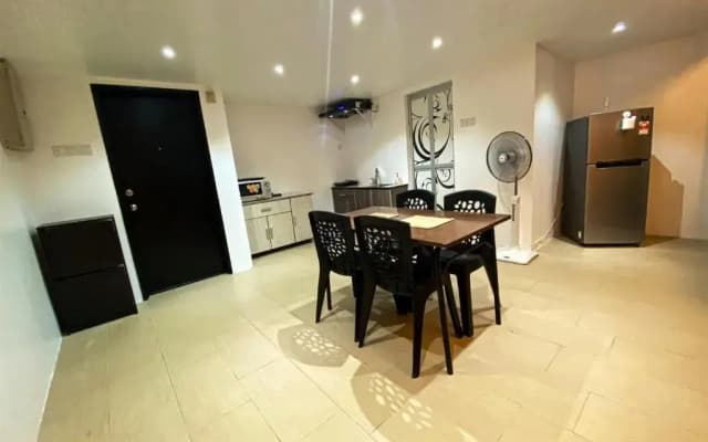 2flr Apartment at Empire Subang Jaya includes WiFi - photo 5