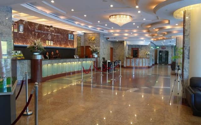 Grand Palace Hotel - photo 2