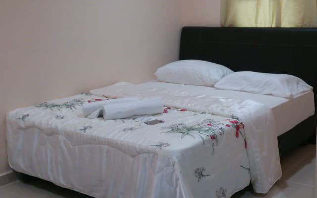 Penarak Bamboo Beach Motel - photo 3