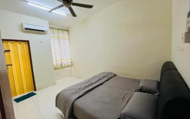 Cendana Residence Homestay 4 Kuala Ibai Kuala Terengganu - photo 2