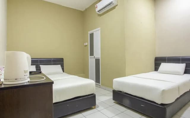 Lodge 37T by OYO Rooms - photo 4