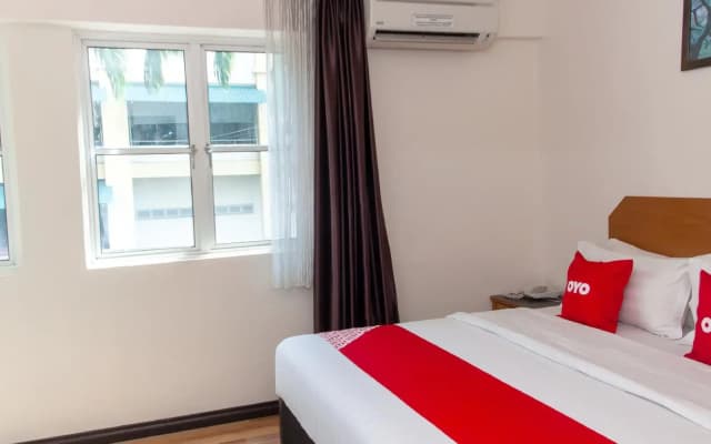 OYO 89945 Marine Bay Hotel - photo 2
