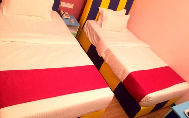 Smurf Inn Homestay - photo 2