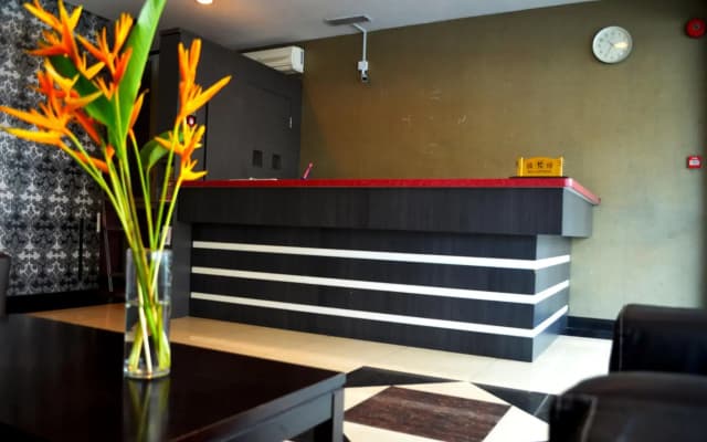 Hotel Lintas Plaza - photo 2