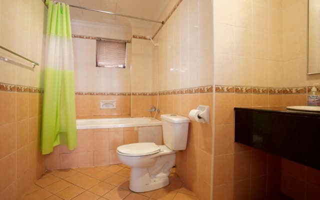 Marina Court 3Bilik2Tandas Apartmen Tengah2 Bandar Maksimum 10 Org Termsk Kanak2 1 Parkir Percuma 2 Kolam Besar - photo 3