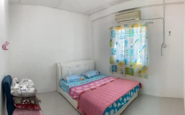 Homestay Villa Teluk Batik - photo 3