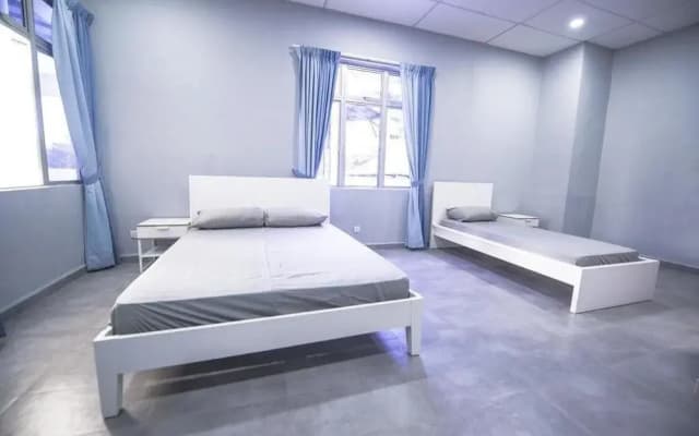 iM4U Hostel - photo 2