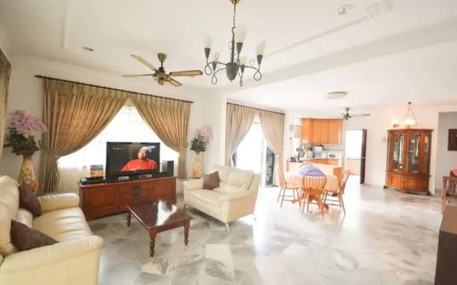 Homestay PD Villa 969 with Private Pool - photo 4