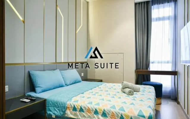 Sky pool 4 star hotel grade stay in i-City - photo 3