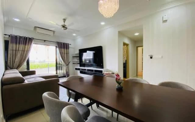 Orak Villa Homestay at Suria Residence - photo 2