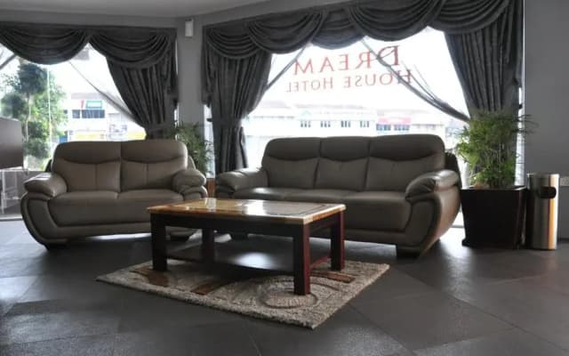 OYO 89480 Dream House Hotel - photo 2