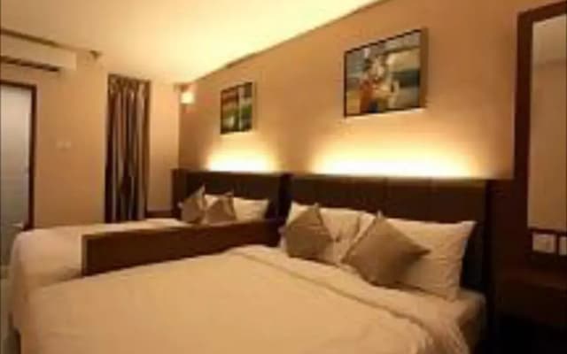 Hotel Zamburger Laurence Melaka (Marina Well) - photo 5