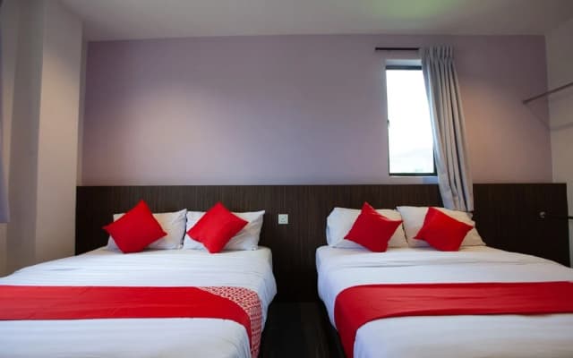 Space Hotel by OYO Rooms - photo 3