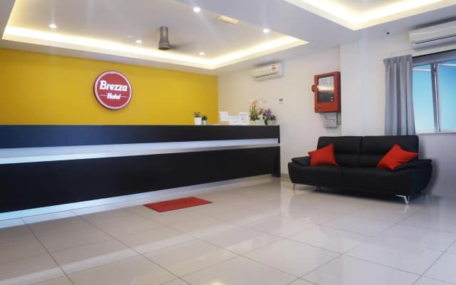 Brezza Hotel Sitiawan - photo 2