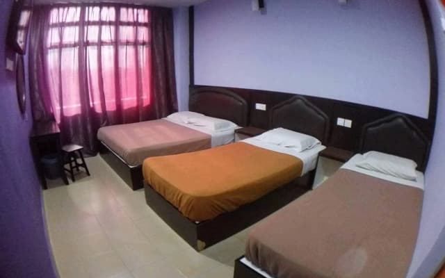 Uni Garden Hotel - photo 2