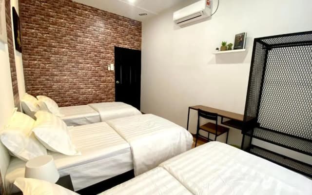 comfy 3-bedrooms with family karaoke Max-10pax - photo 5