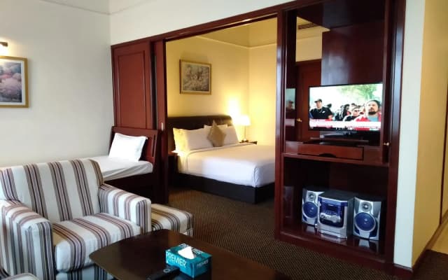 Grand Service Apartment at Times Square - photo 4
