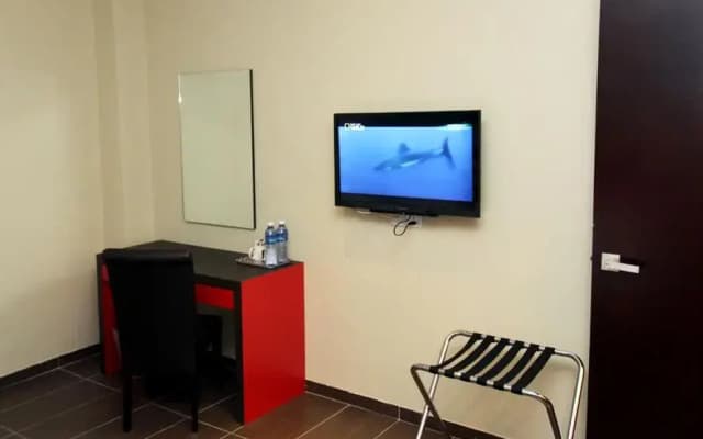 Hotel EST Penang - photo 4