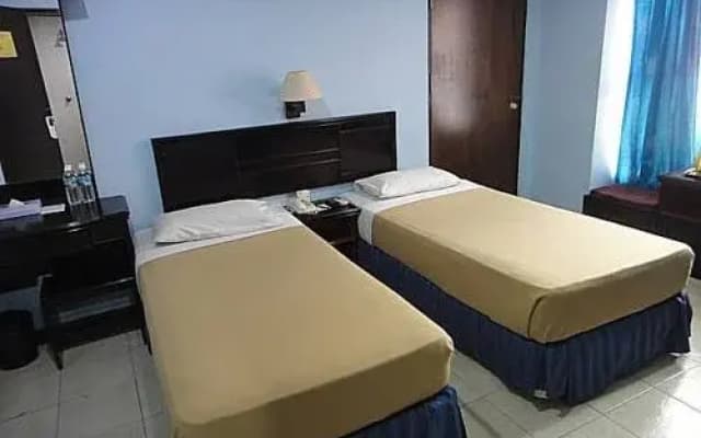Batu Burok Beach Resort - photo 5