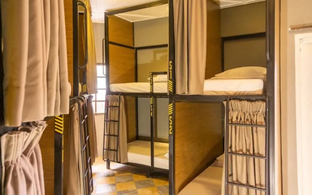 Traveller Bunker Hostel 1 - photo 2