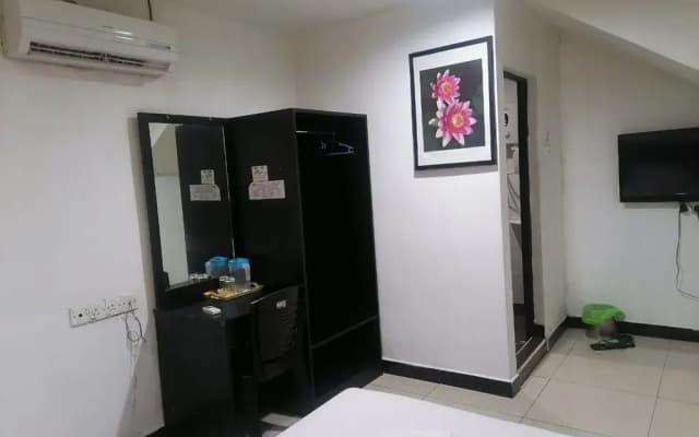 OYO 90392 Pulai City Hotel - photo 4