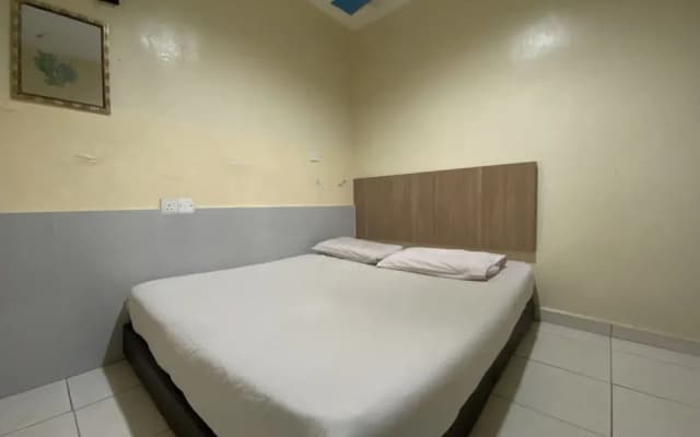 OYO 89760 Harmoni Inn Hotel - photo 5