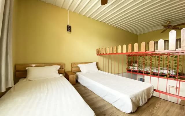 OYO HOME 90312 Rainbow Guesthouse - photo 2