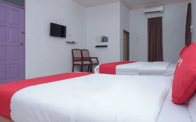 OYO 90018 River Village Hotel - photo 4