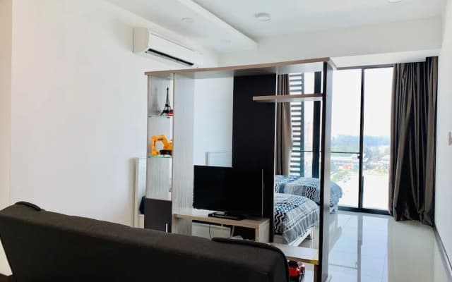 D'wharf Residence PD Waterfront Family Premier Suite by AirPlan - photo 3