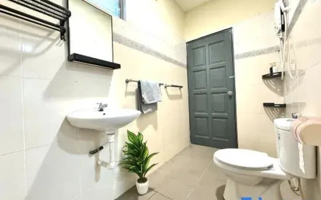 Greentown Villa 6BR 20pax | BBq | Ktv | Pool Table - photo 2