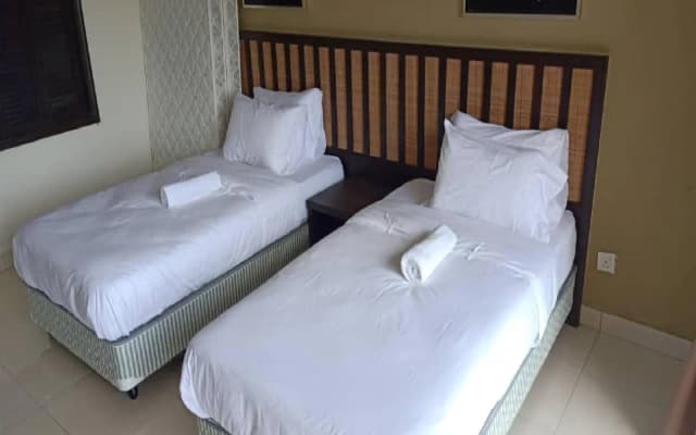 ccfd 4pax Gold Coast Morib Resort - Banting Sepang KLIA Tanjung Sepat - photo 2