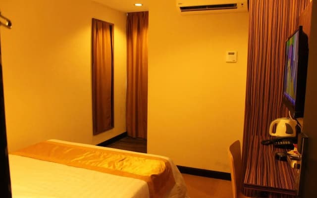 Clover Hotel - photo 4