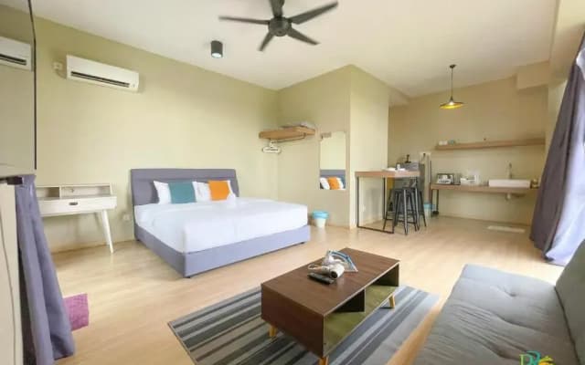 Cube 8 Teens Taman Mount Austin Apartment by Uha - photo 2