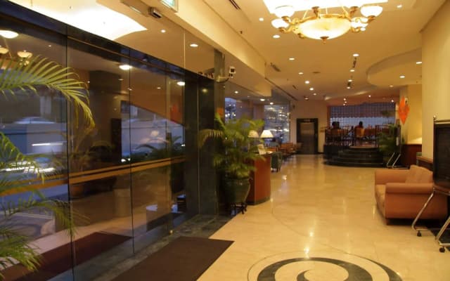 Mandarin Court Hotel - photo 2