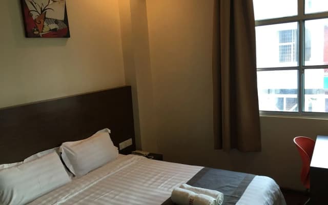 Hotel Lintas Plaza - photo 4