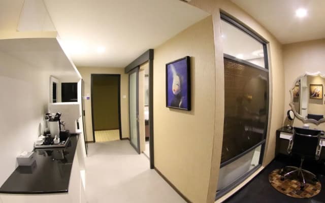 Bedrock Hotel - photo 5