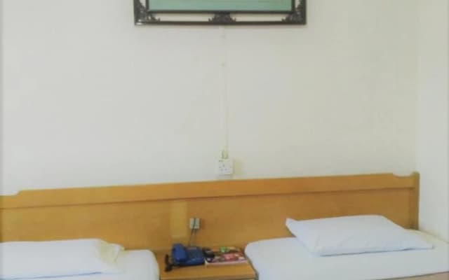 Ang's Hotel - photo 5